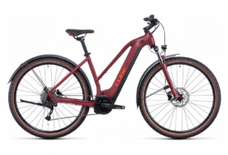 VTC Électrique Cube Nuride Hybrid Performance 625 Allroad Trapeze Shimano Alivio 9V 625 Wh 700 mm Rouge Dark 2022