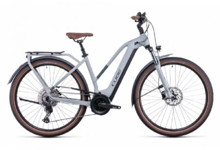 Vélo de Ville Électrique Cube Touring Hybrid Pro 500 Trapeze Shimano Deore 11V 500 Wh 700 mm Gris Lunar 2022
