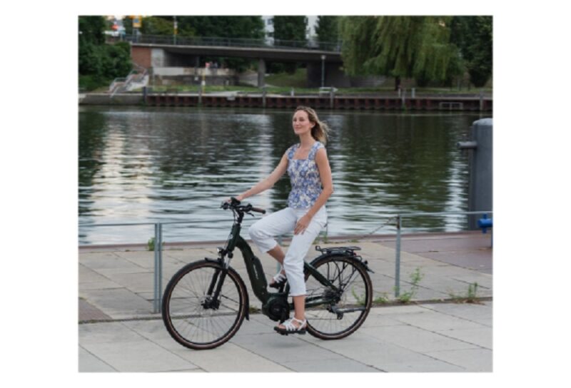 Vélo électrique de ville AEB 400 Nexus Ouvert Vert Anglais Mat – Image 2